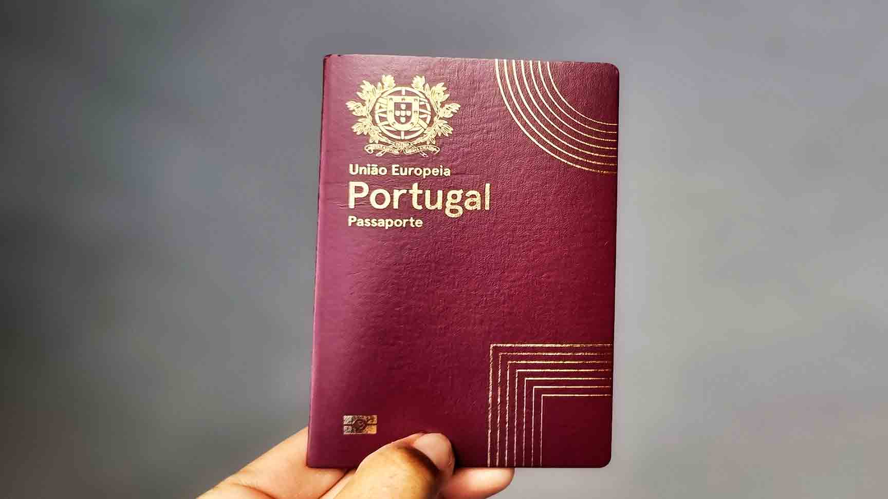 O passaporte português é o quarto mais valioso do mundo em 2024. Você já tem o seu?